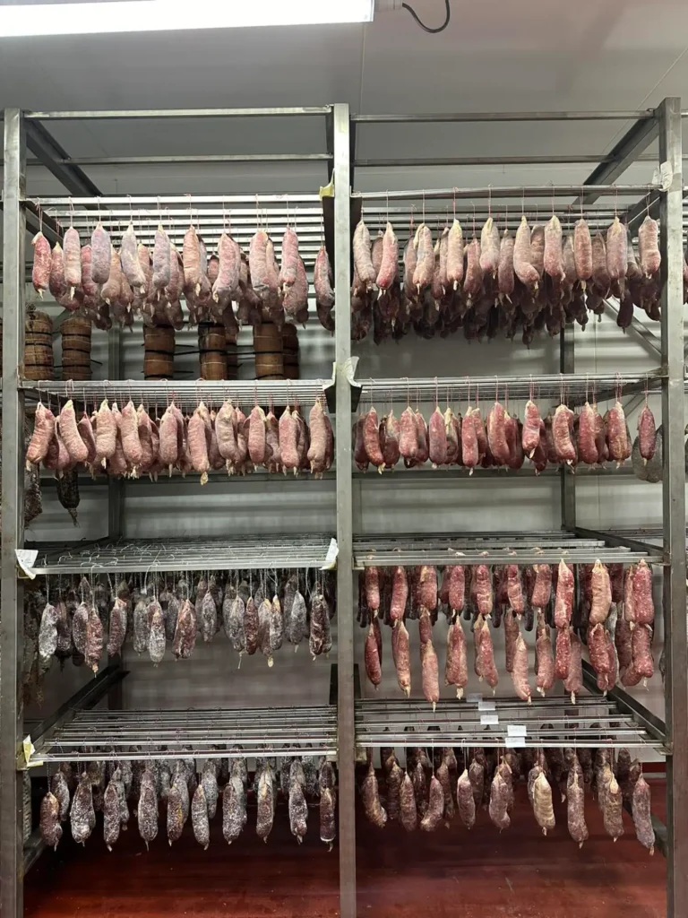 l-atelier paysans-eleveurs, boucherie, traiteur Marcoux (56)